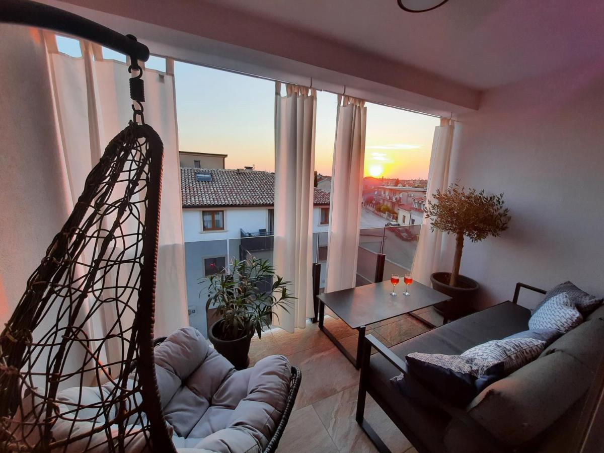 Enjoy Pula - New Apt With Terrace And Free Parking Garage 外观 照片