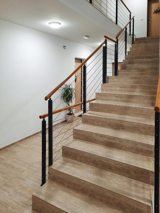 Enjoy Pula - New Apt With Terrace And Free Parking Garage 外观 照片